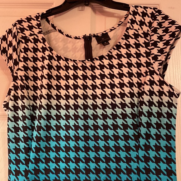 💕5 for $20💕Ombré dress - Picture 2 of 4